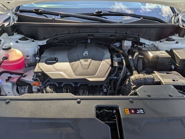 Used 2023 White Hyundai SEL image 14