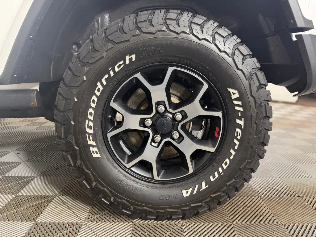 Used 2019 Bright White Clearcoat Jeep Unlimited Rubicon image 25