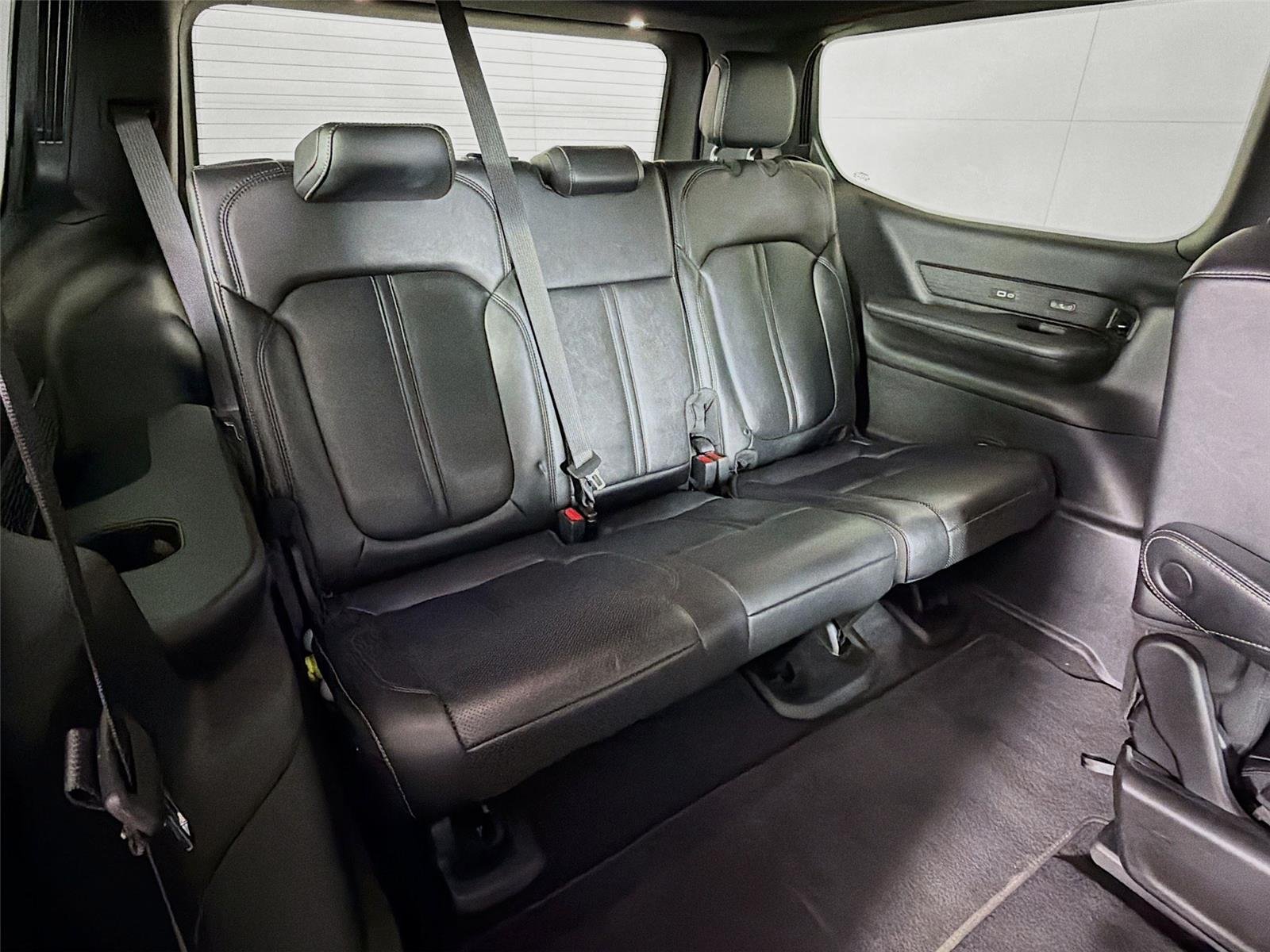 Used 2024  Jeep Series III image 26