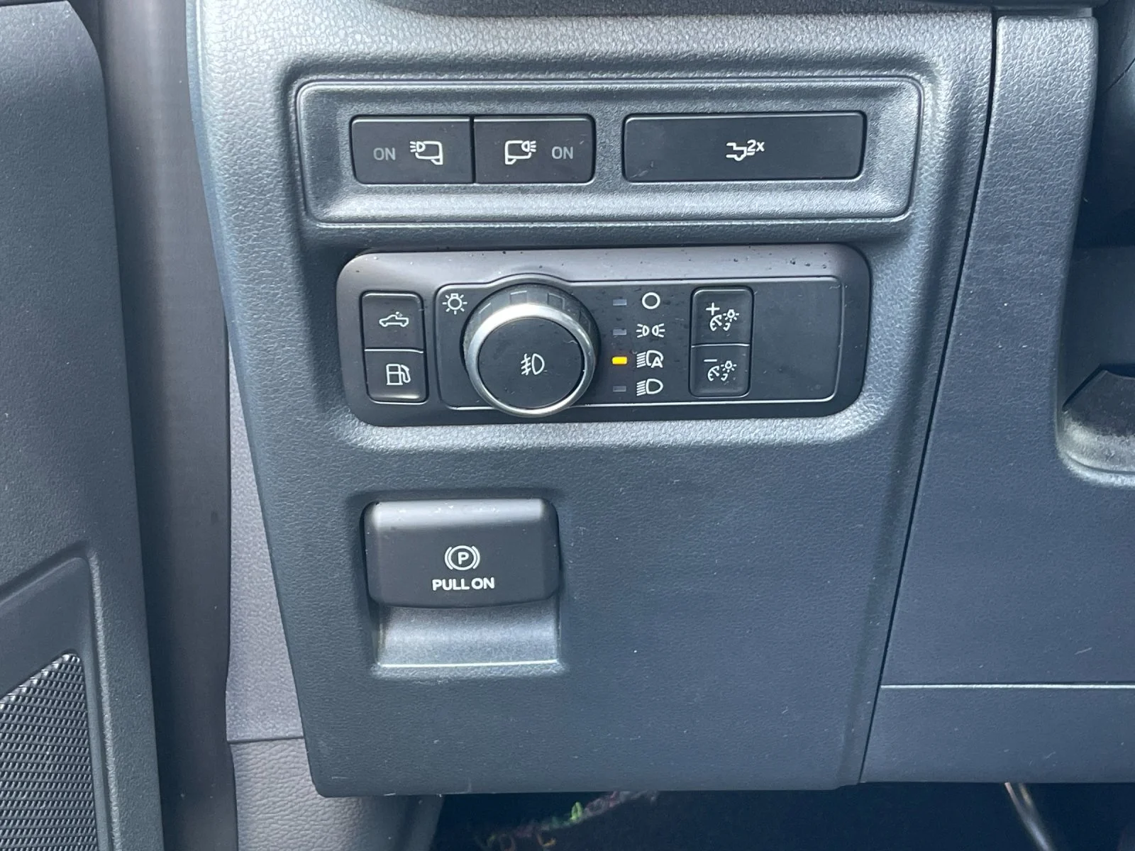 Used 2022 Gray Ford XLT image 30
