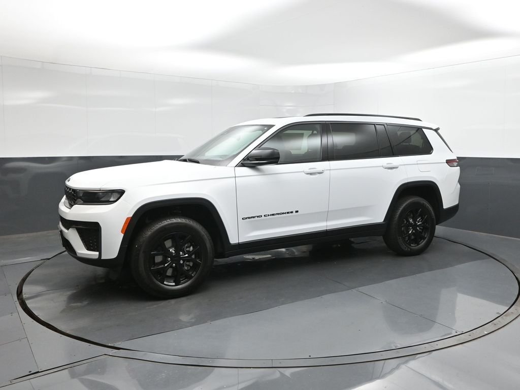 New 2026 Bright White Clear-Coat Exterior Paint Jeep Altitude image 30