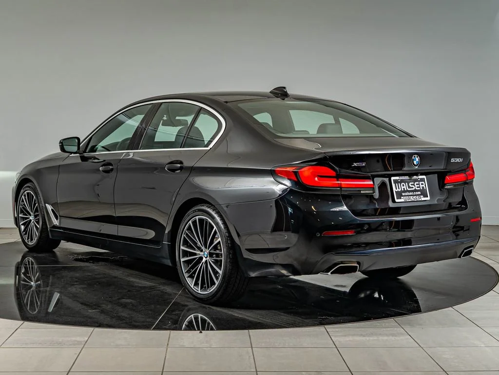 Used 2021 Jet Black BMW 530i xDrive image 7