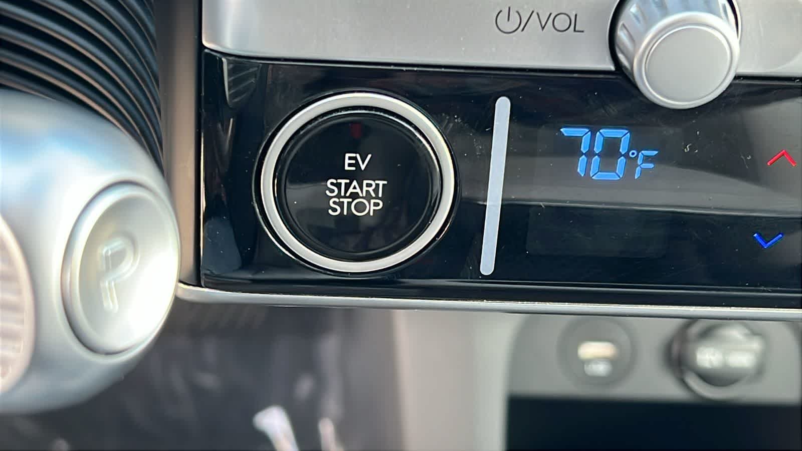 Certified Used 2023 Atlas White Hyundai Limited image 17