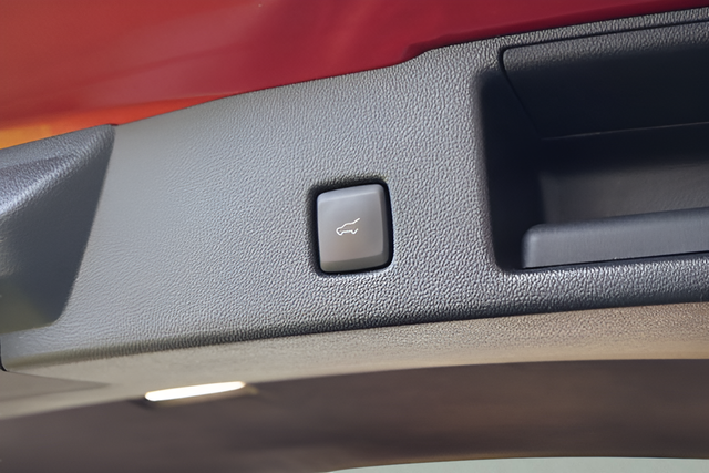 Used 2023 Red Ford Active image 15