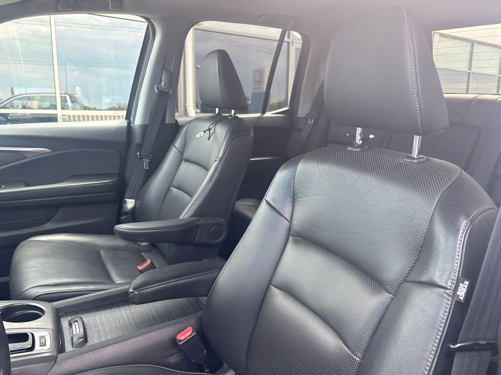 Used 2019 Black Honda RTL-T image 11