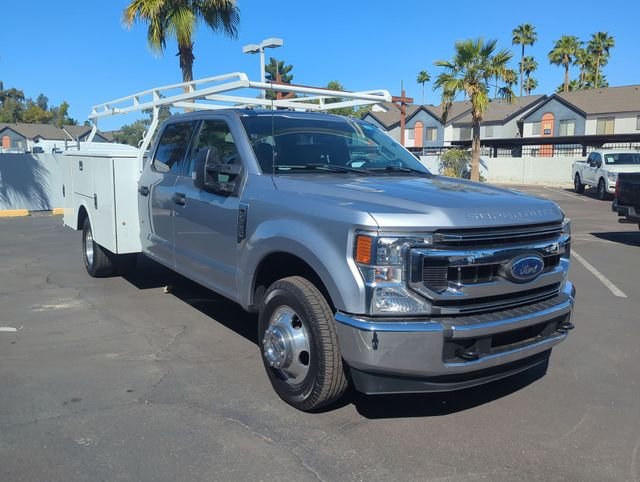 2022 Ford F-350 Super Duty Chassis Cab XLT