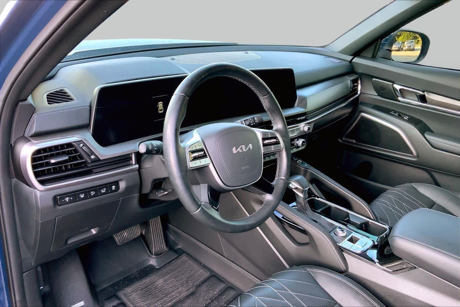 Used 2025 Midnight Lake Blue Kia EX X-Pro image 16