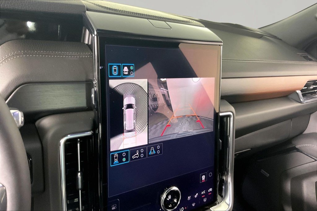 2026 GMC Yukon Denali - Photo 13