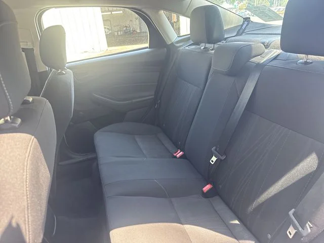 Used 2018 White Ford S image 13