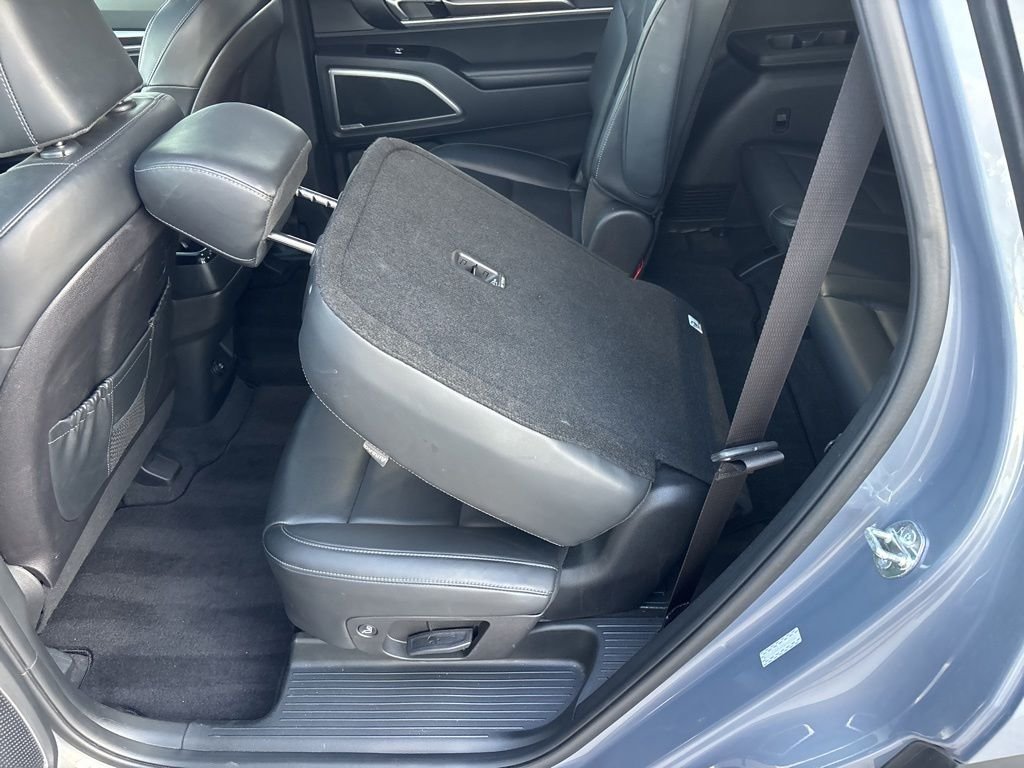 Used 2025 Silver Kia S image 46