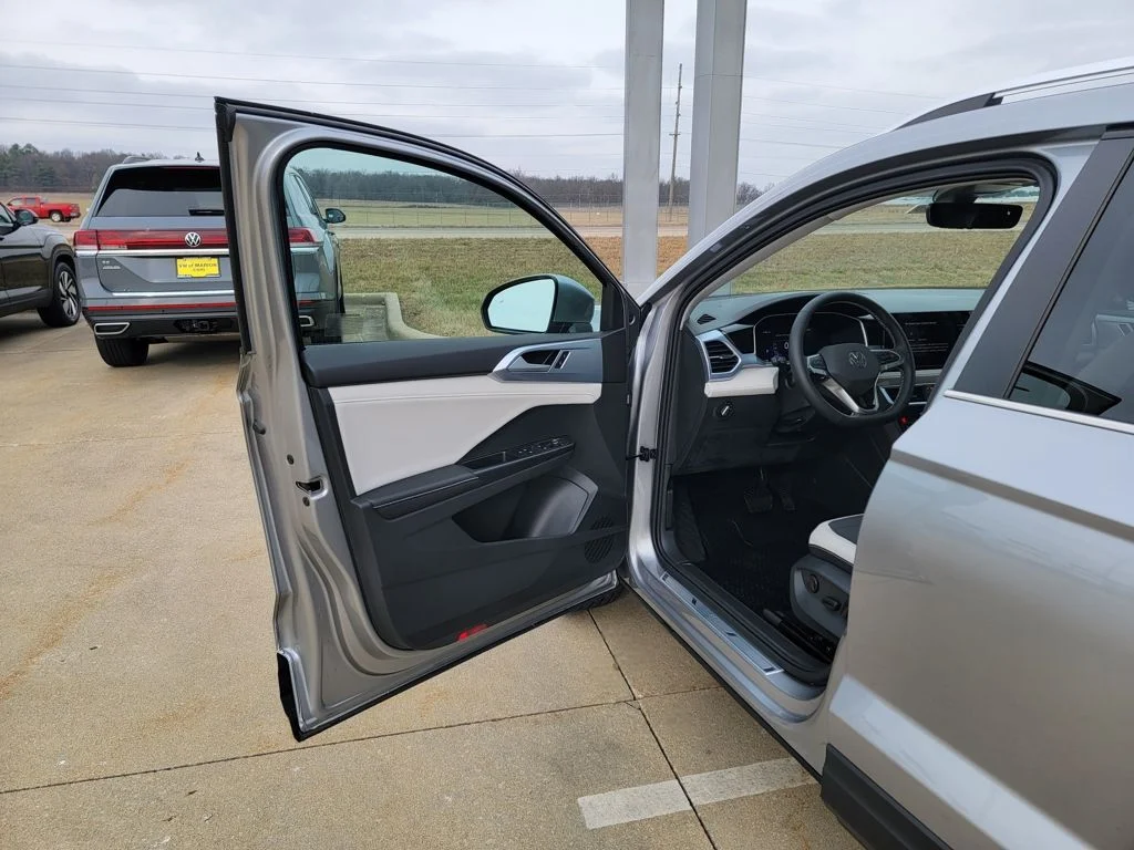 2026 Volkswagen Taos SE - Photo 24