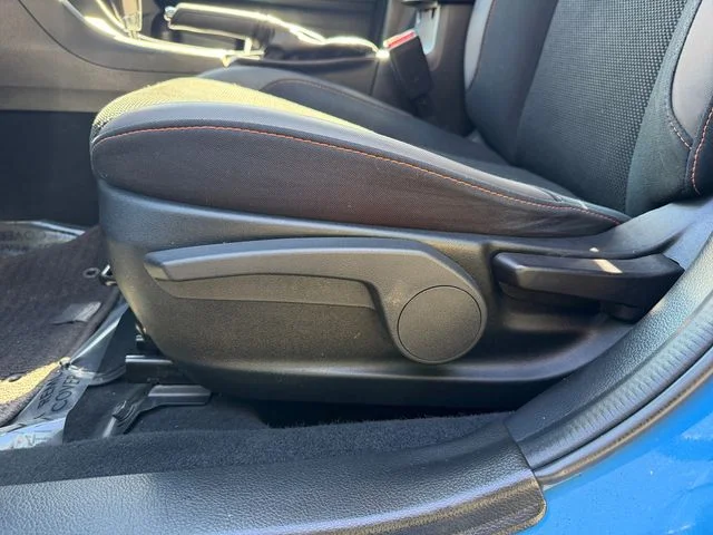 Used 2016 Blue Subaru 2.0i Premium image 9
