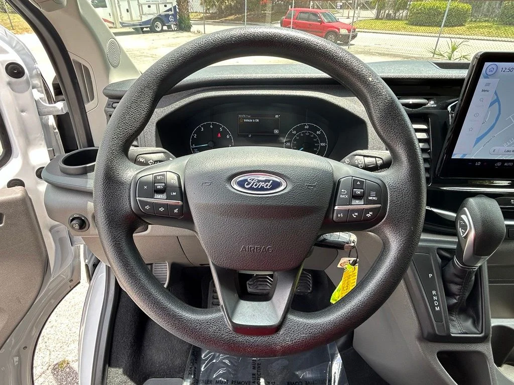 Certified Used 2025 Oxford White Ford XLT image 15