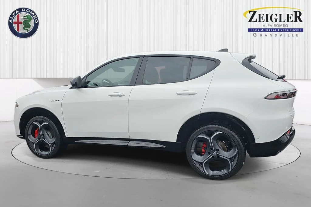New 2026 Milano White Exterior Paint Alfa Romeo Veloce image 8