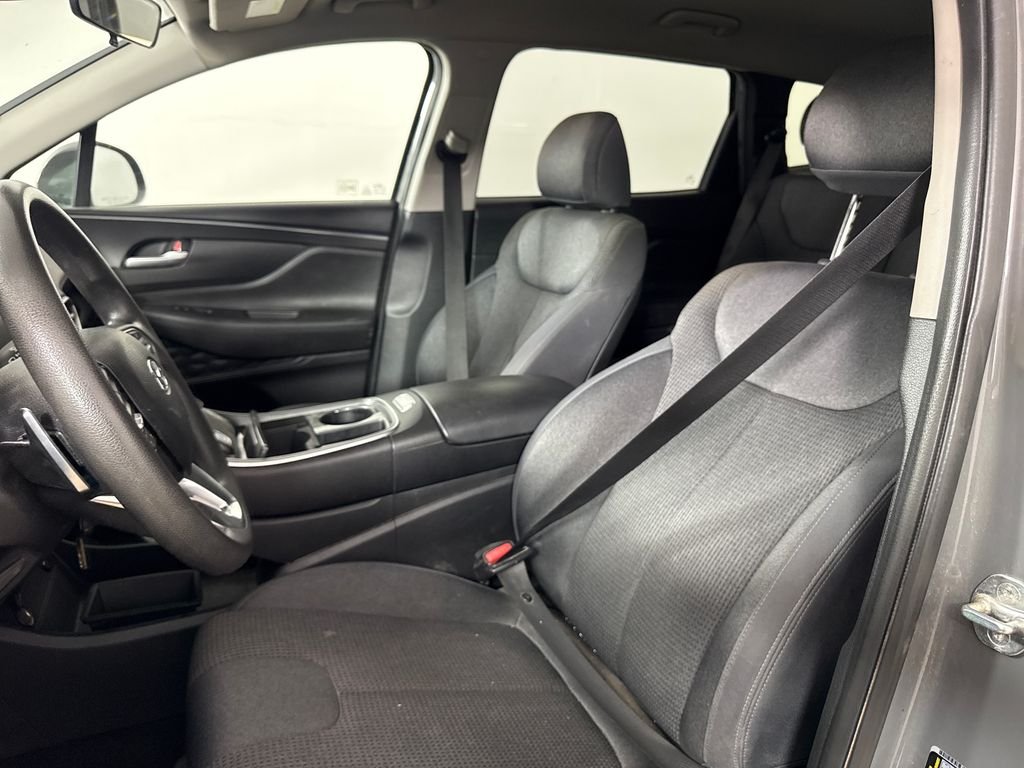 Used 2022 Gray Hyundai SE image 10