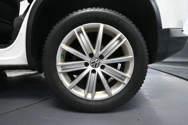2013 Volkswagen Tiguan SE - Photo 11