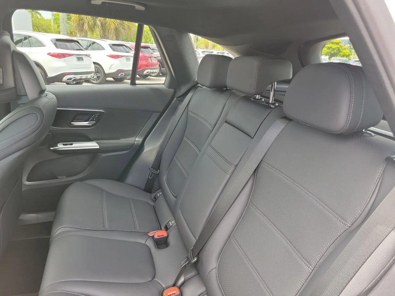 New 2026 Polar White Mercedes-Benz GLC 300 image 13