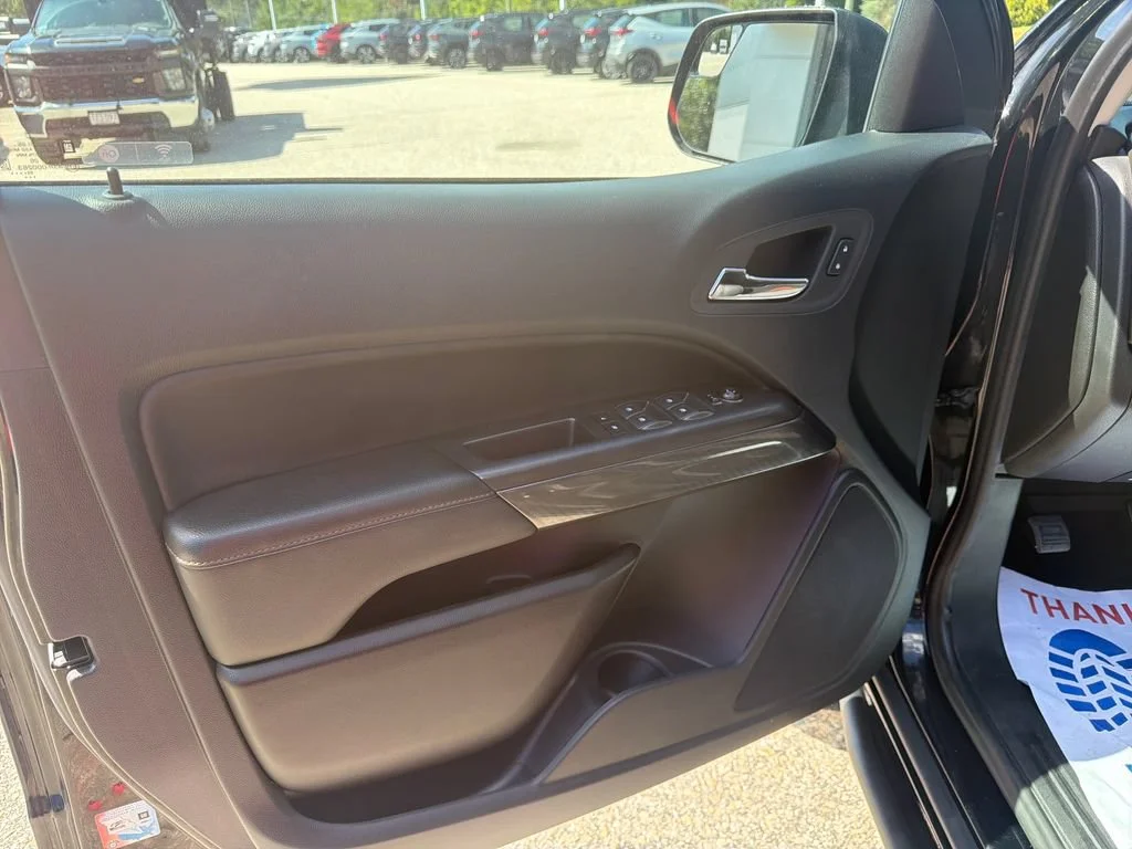 Certified Used 2022 ONYX BLACK GMC 4WD AT4 w/Cloth image 41