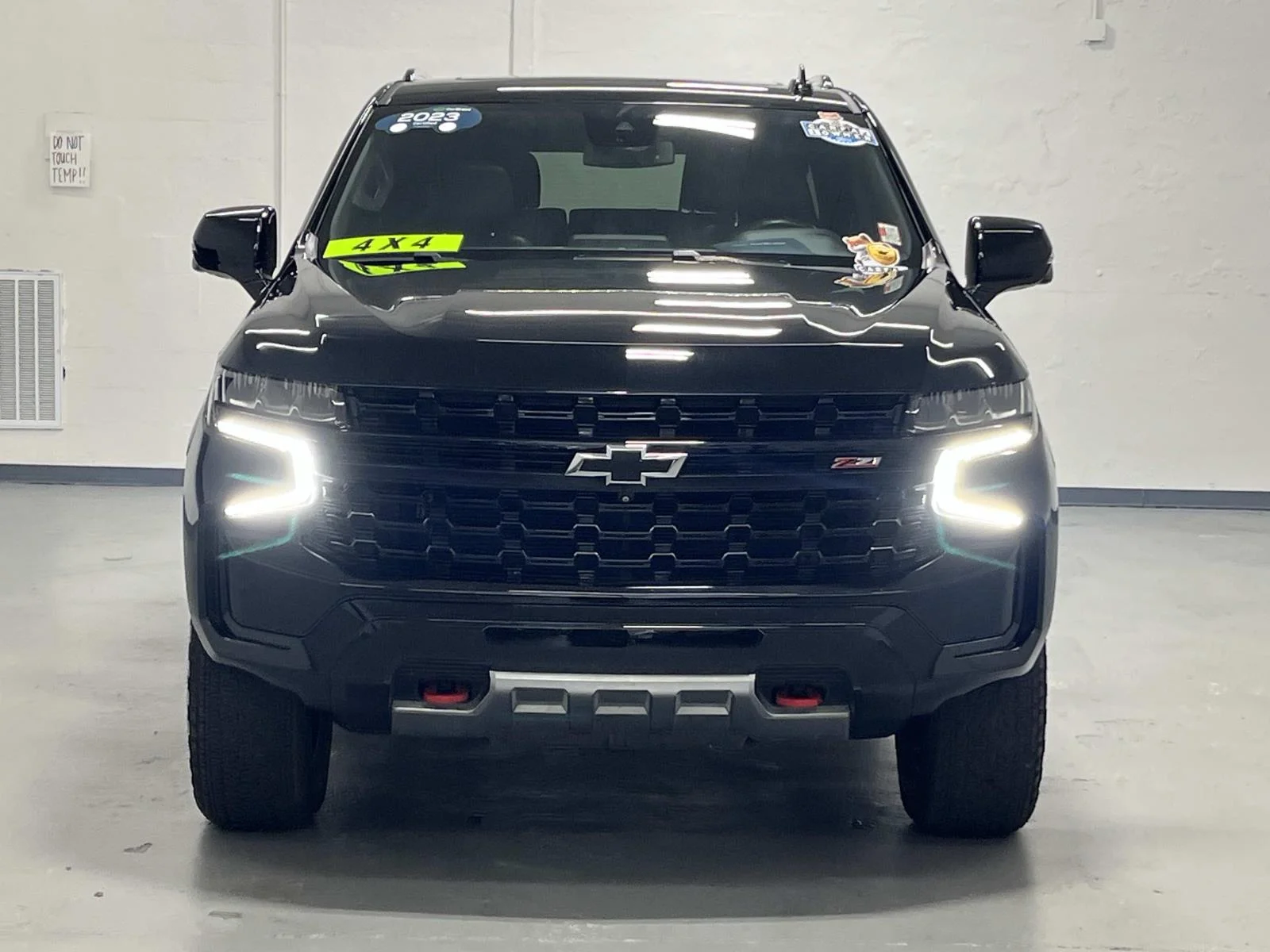 Used 2023 BLACK Chevrolet Z71 image 3
