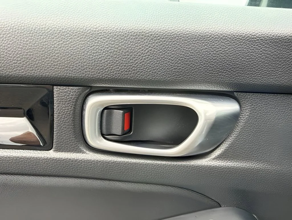 Used 2023  Honda EX image 11