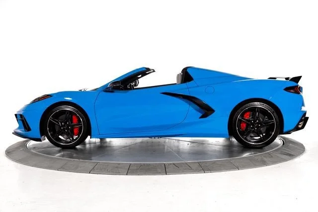 Used 2021 Rapid Blue Chevrolet Stingray image 2