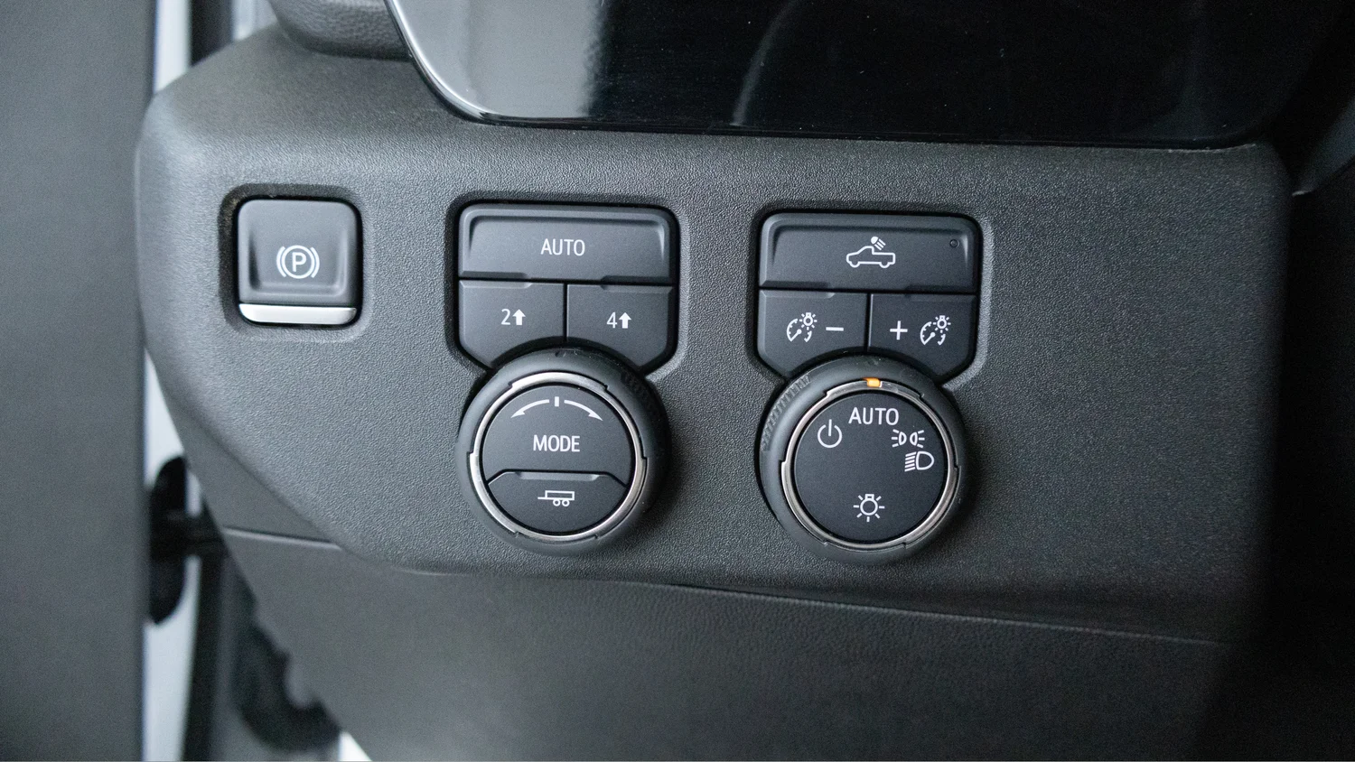 Used 2025 White Chevrolet LT image 21