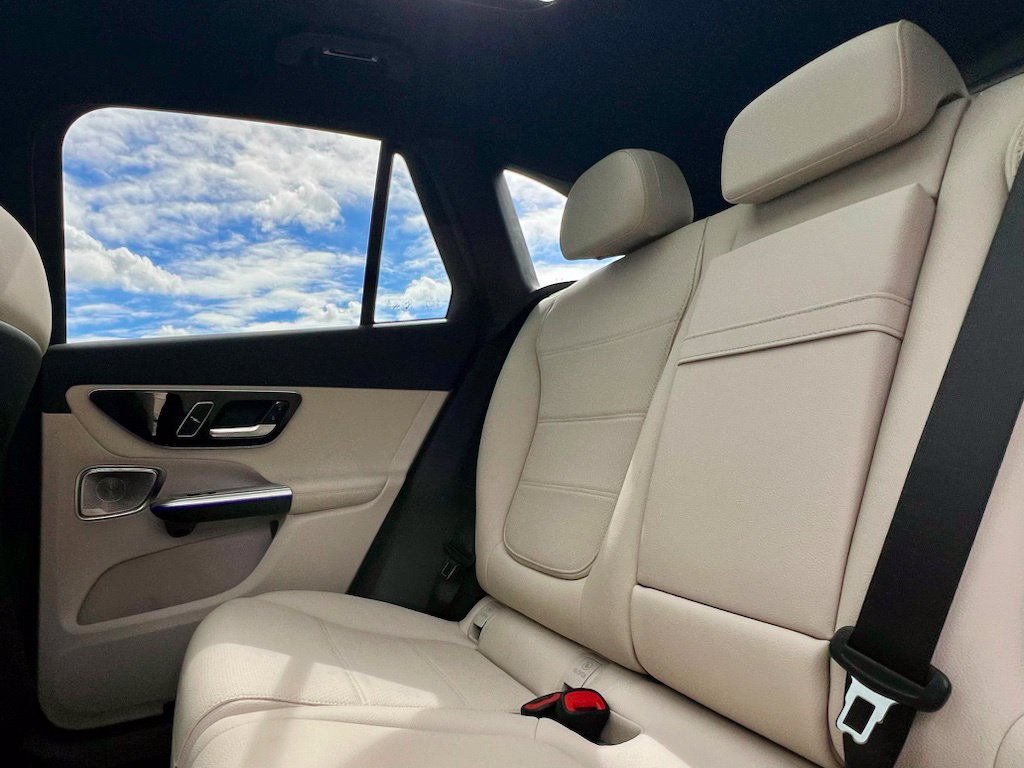 Certified Used 2026  Mercedes-Benz GLC 300 image 19