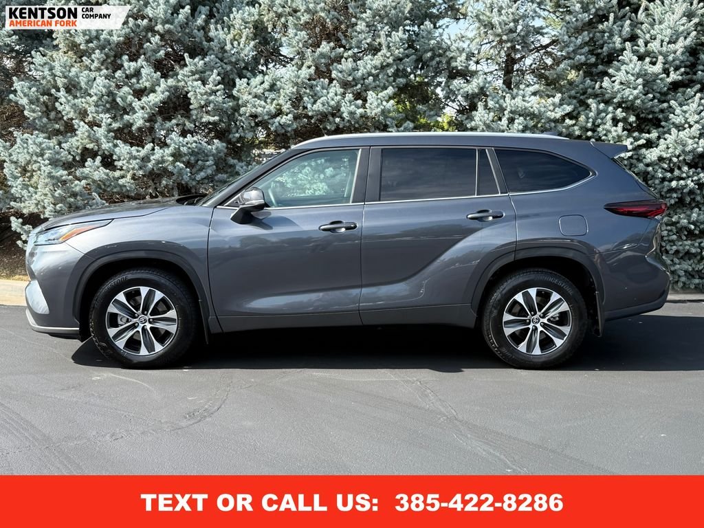 2025 Toyota Highlander XLE photo 4