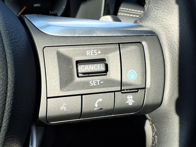 Used 2025 Black INFINITI LUXE image 15