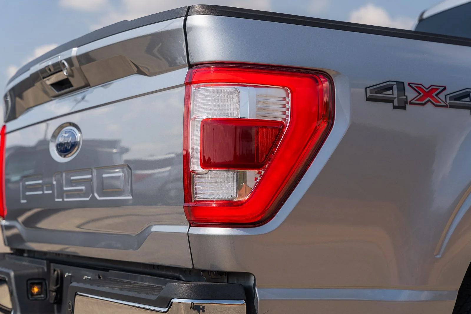 Used 2023 Silver Ford Lariat image 12
