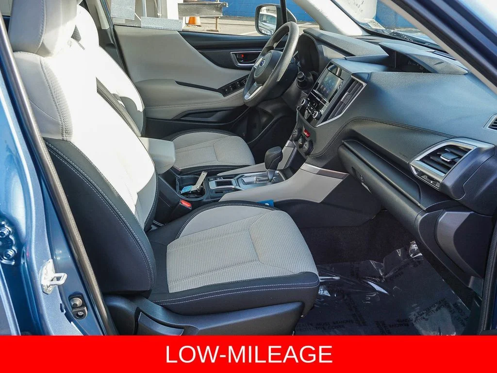 Used 2023 Blue Subaru Base image 12