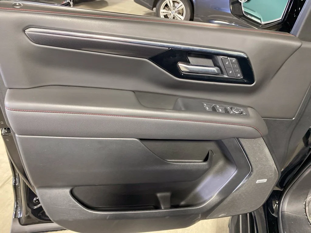Used 2025 Black Chevrolet RST image 13