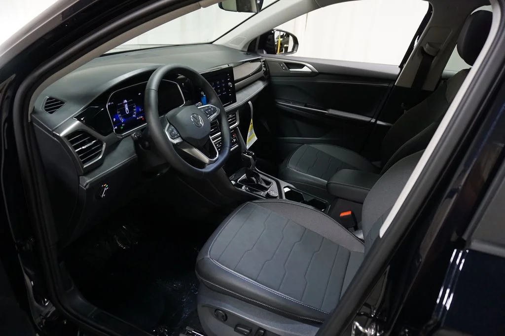 New 2026 Deep Black Volkswagen 1.5T SE Black image 9