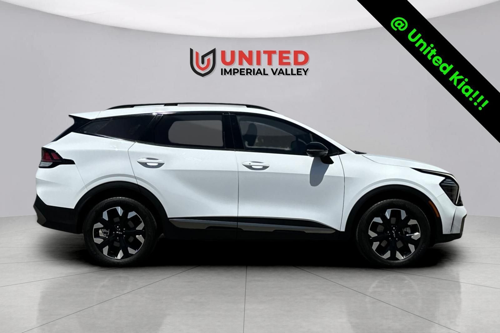 Used 2024 White Kia X-Line image 3