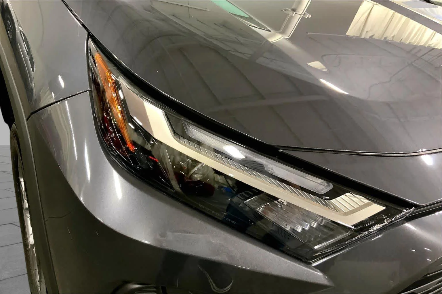 Used 2025 Magnetic Gray Metallic Toyota Hybrid XLE image 28