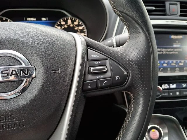 Used 2017 Pearl White Nissan 3.5 SV image 21