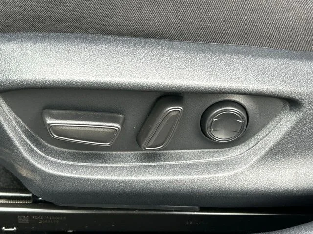 Certified Used 2025  Toyota LE image 19