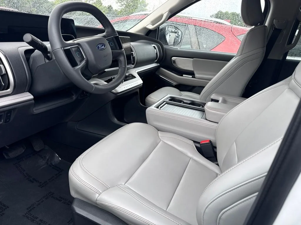 Used 2025 White Ford Active image 3