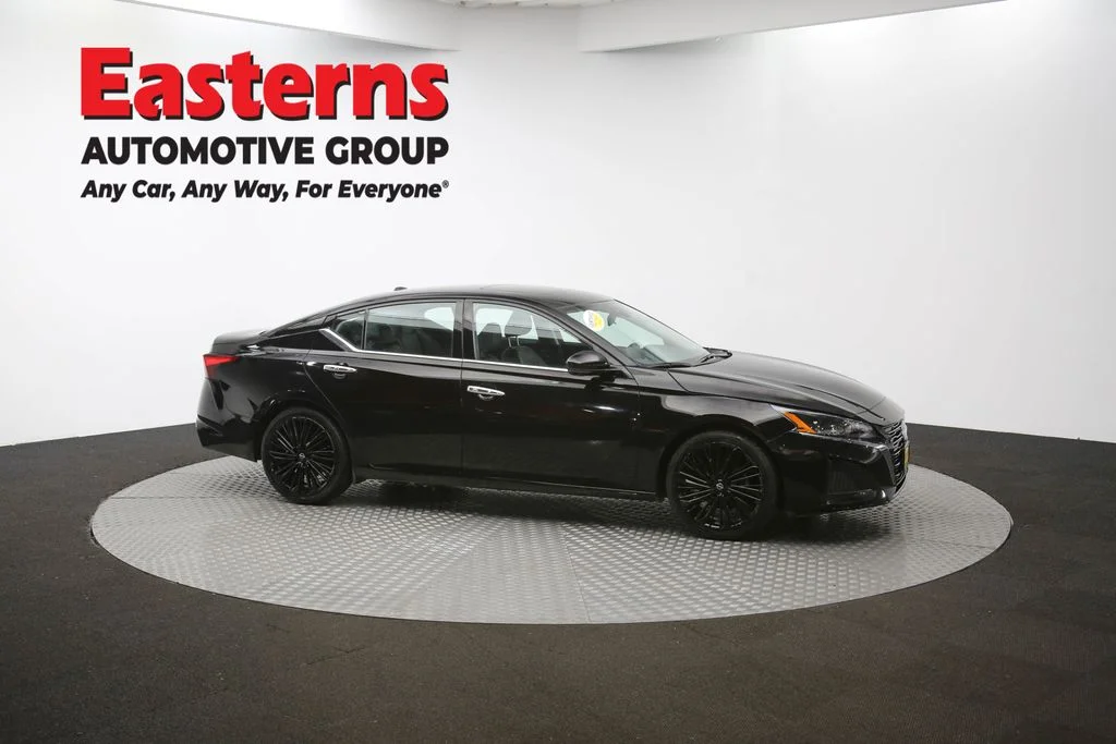 Used 2023 Black Nissan 2.5 SL image 46
