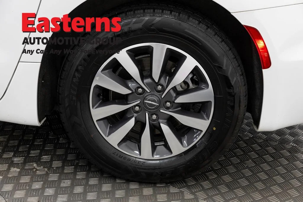 Used 2023 White Chrysler Touring L image 34
