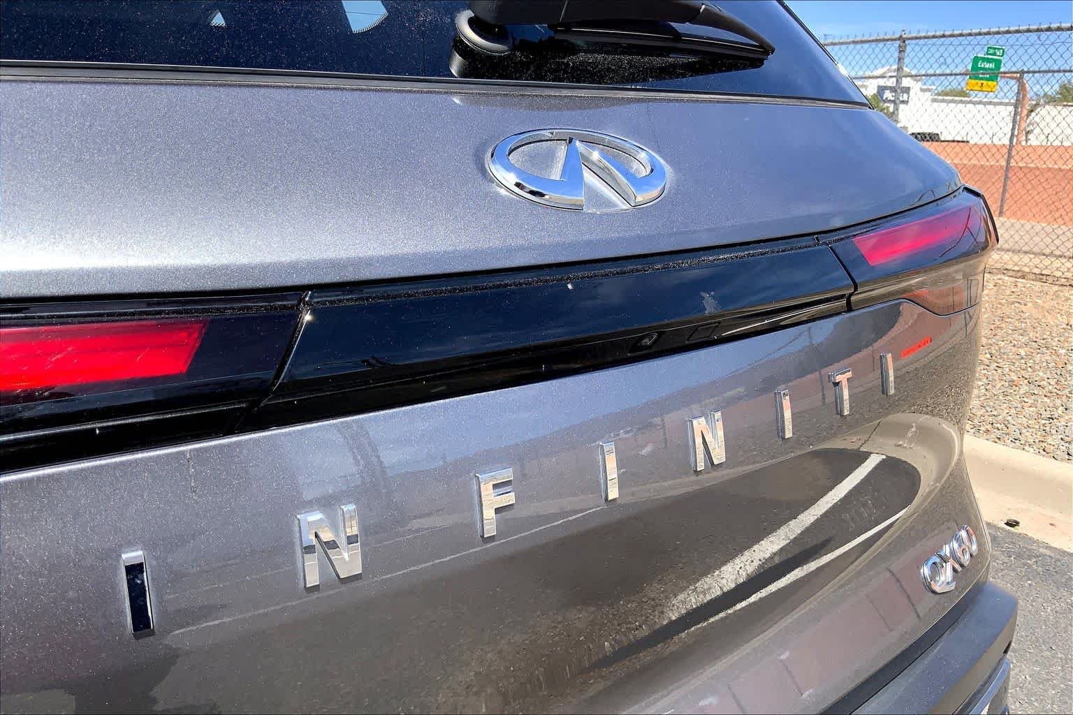 Used 2023 Graphite Shadow INFINITI LUXE image 10