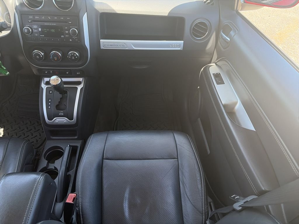 Used 2017 Red Jeep Latitude image 16