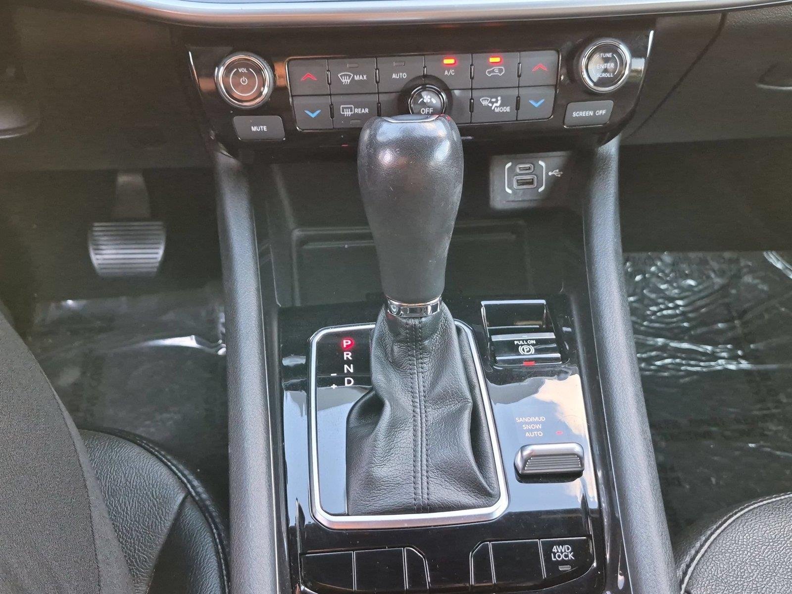 Used 2023 Redline Pearlcoat Jeep Latitude Lux image 26