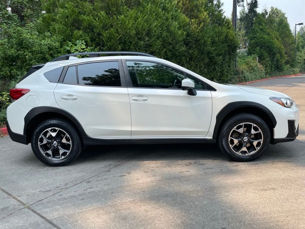 Used 2018 Crystal White Pearl Subaru 2.0i Premium image 3