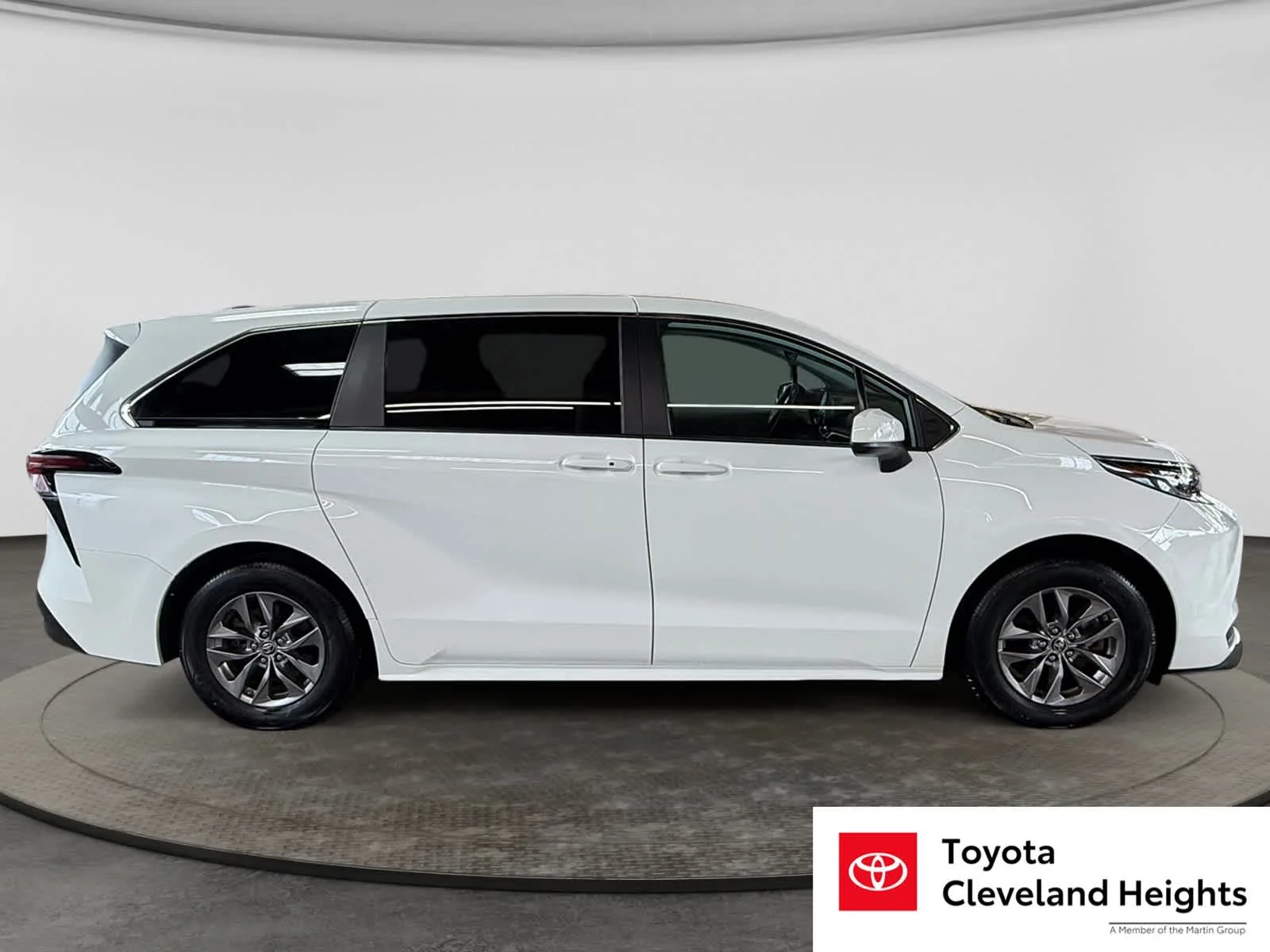Used 2024 Ice Cap Toyota LE image 4