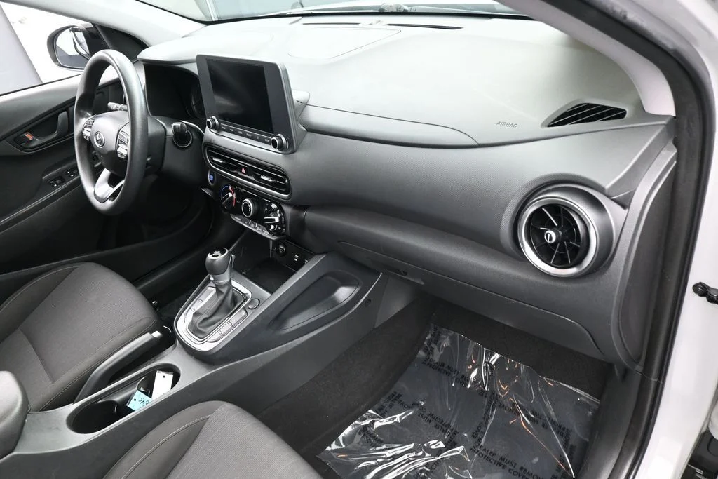 Used 2023 Cyber Silver w/Black Roof Hyundai SEL image 39