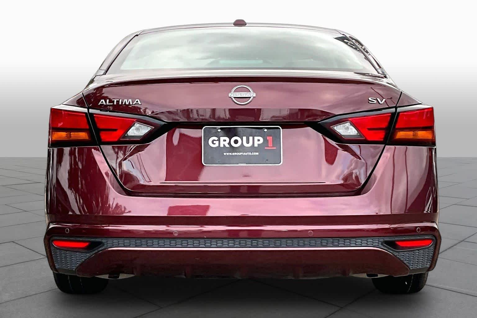 Certified Used 2024 Garnet Pearl Metallic Nissan 2.5 SV image 5