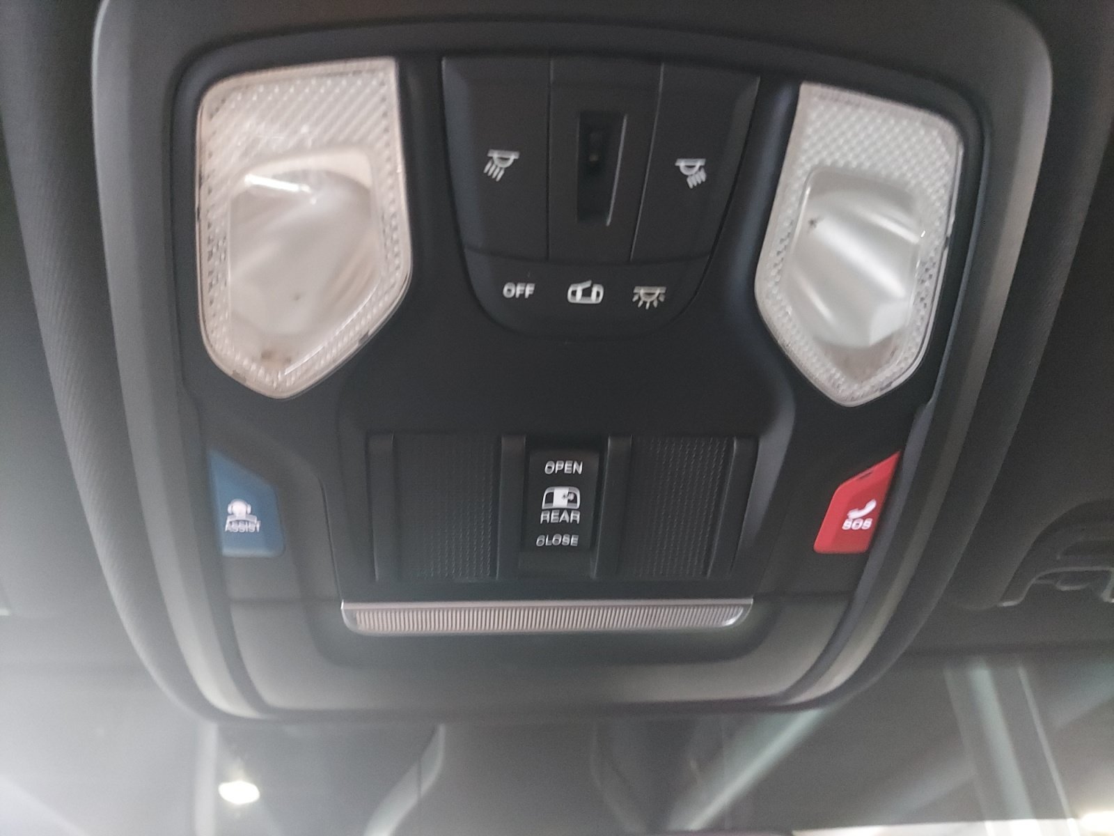 Used 2020 Bright White Clearcoat Ram Power Wagon image 19