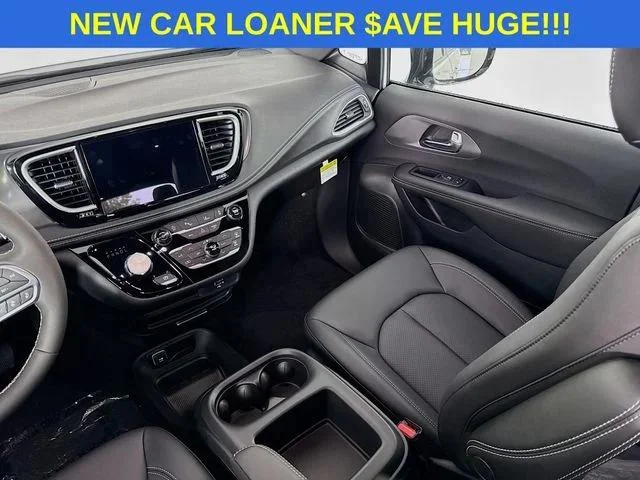 2026 Chrysler Pacifica Select - Photo 21