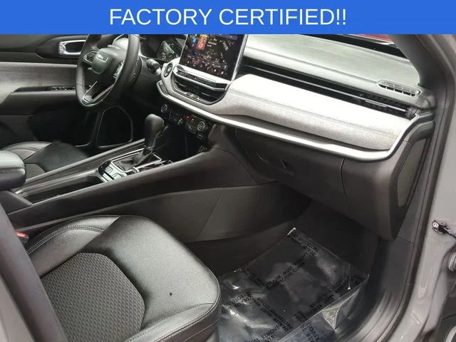 Used 2024 Gray Jeep Latitude image 36